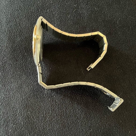 Unisex Movado steel and yellow gold watch with diamond bezel - Picture 4 of 5